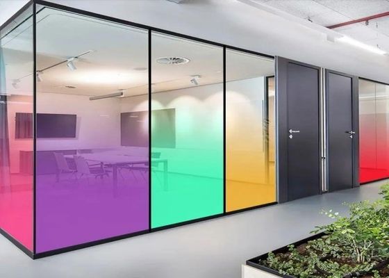 Haute durabilité et protection UV dans les cloisons en verre satiné taillées sur mesure pour vos besoins
