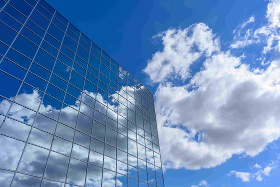 Réduction de l'impact environnemental Solutions en verre énergétique pour une maintenance facile et une isolation acoustique de 30 à 40 dB